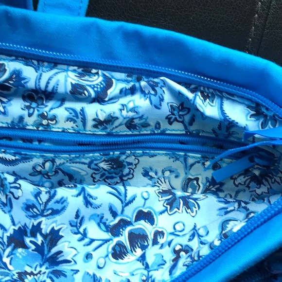 Vera Bradley crossbody - Picture 5 of 8